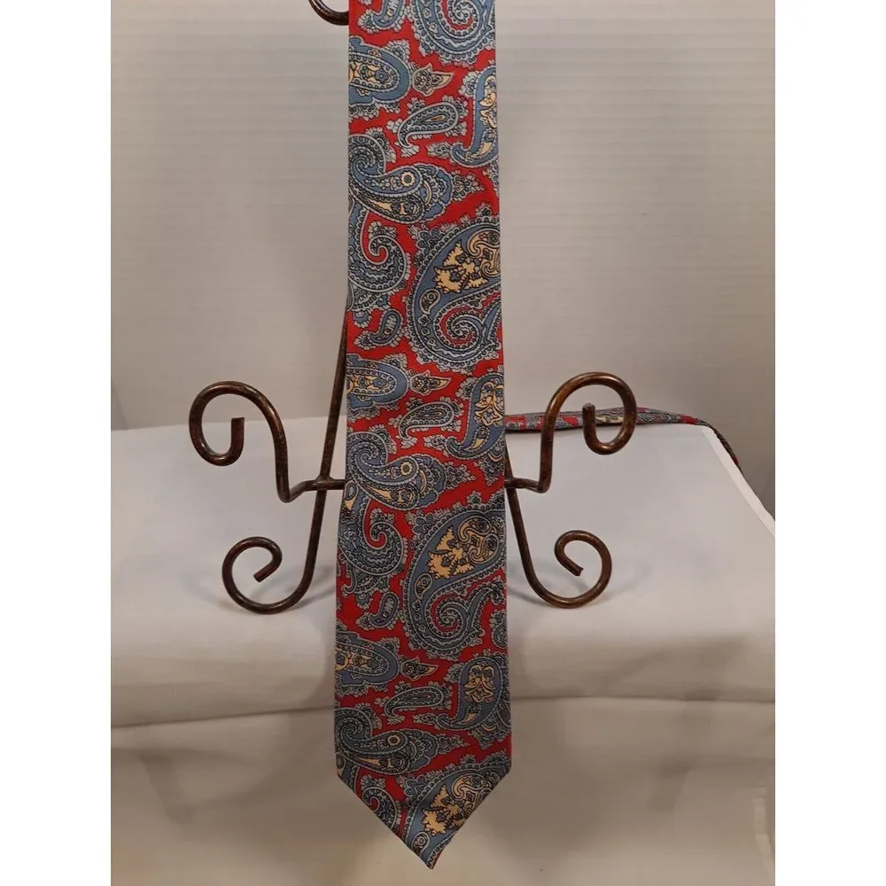 Wembley Men's Red Paisley Print  Silk Tie‎